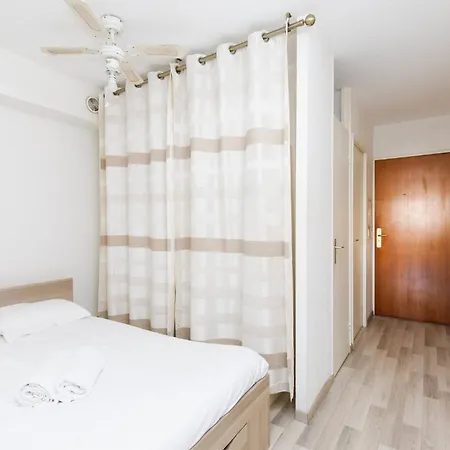 公寓 Coco - Beau 2 P Climatise Wifi Terrasse Piscine 昂蒂布